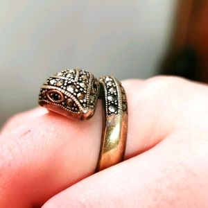 Vintage Marcasite Snake ring.